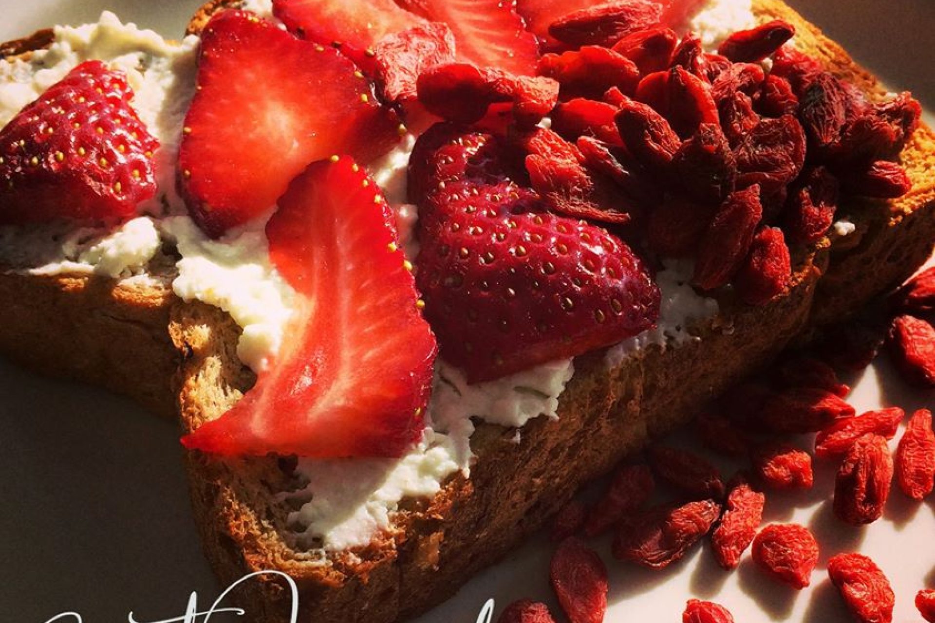 Copy of Cinnamon toast with, fresh Strawberry and Goji Berry